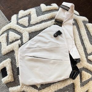 Wander antitheft White Women’s or Men's Sling Bag